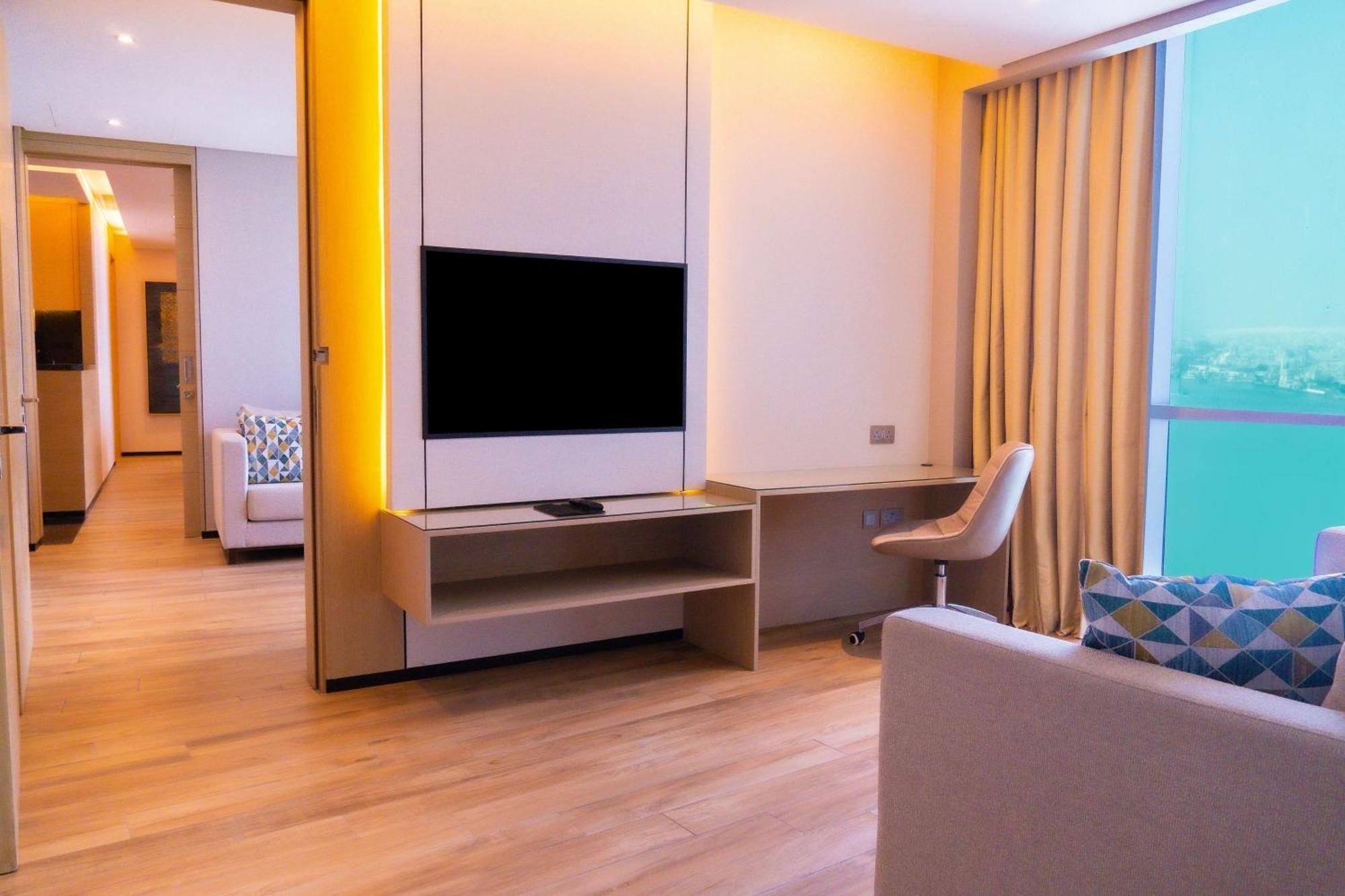 Hilton Bahrain Hotel Manama Exterior foto A room at the hotel