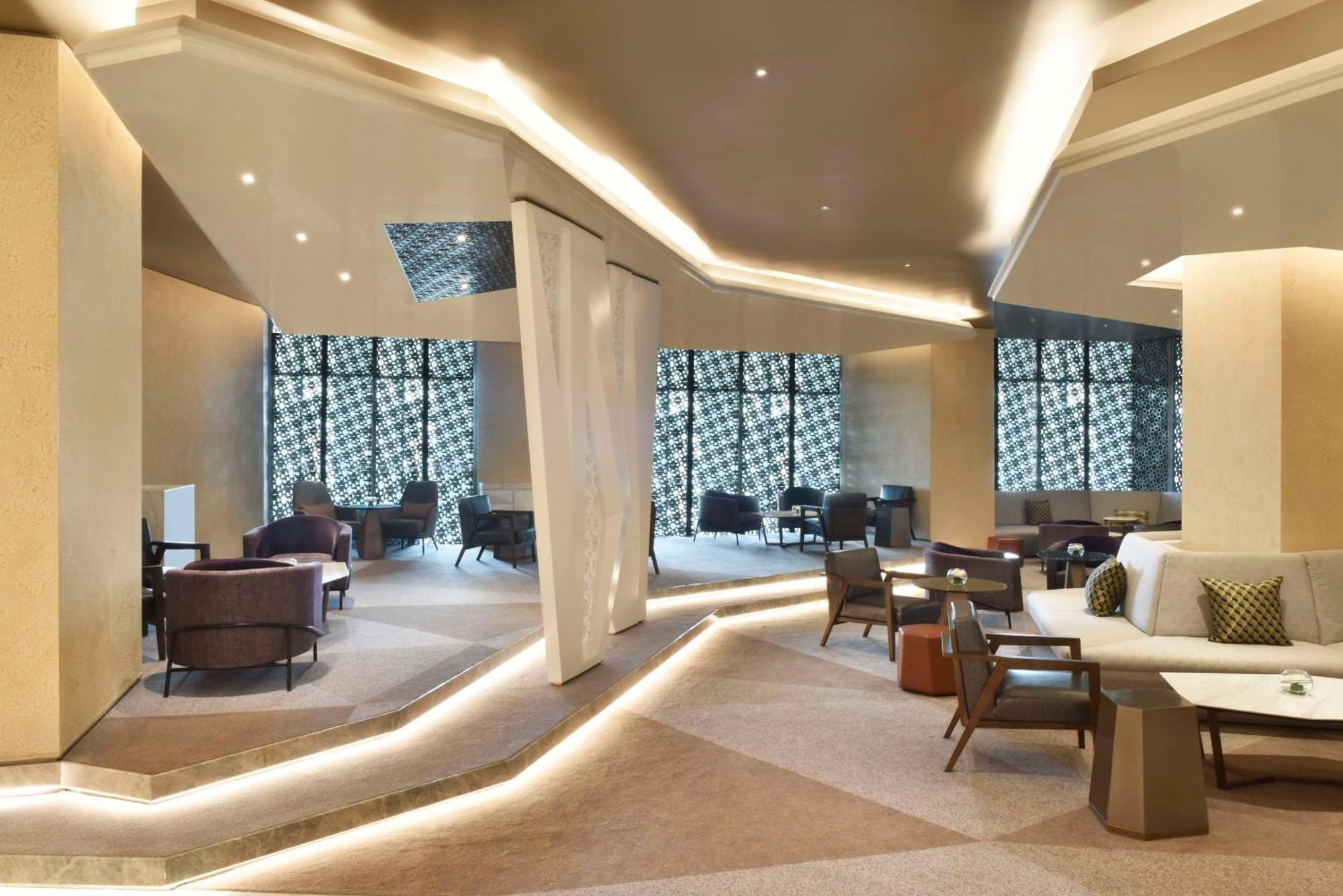 Hilton Bahrain Hotel Manama Exterior foto The lounge at the airport