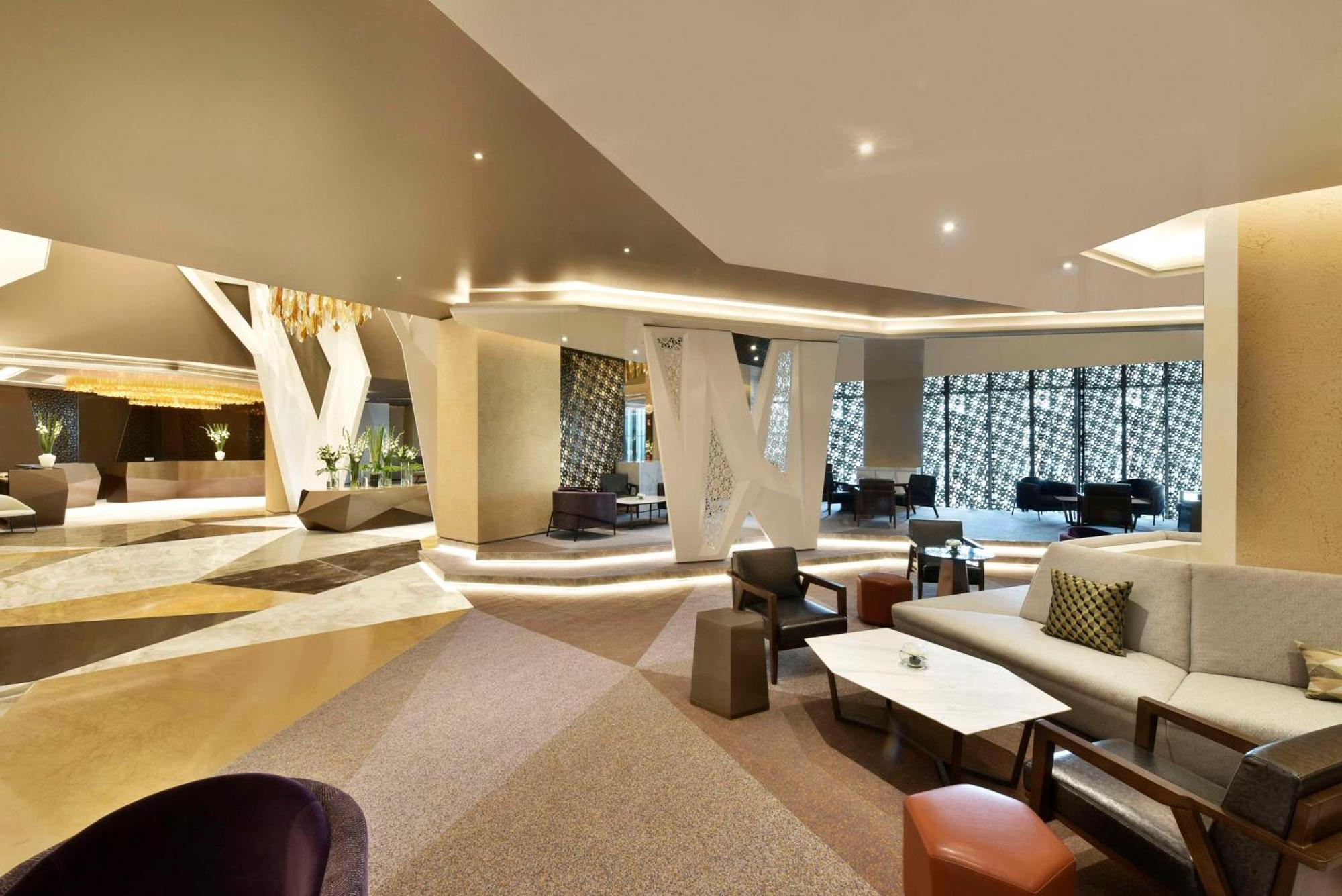 Hilton Bahrain Hotel Manama Exterior foto The lobby of the hotel